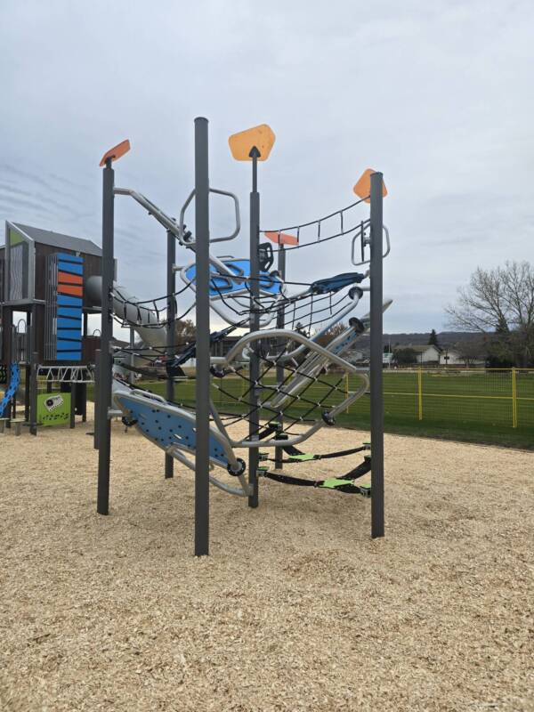 Jabette Volte climbing structure